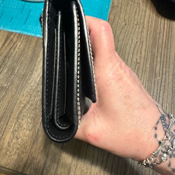 Coach Jacard snap wallet very nice condition - Picture 2 of 8